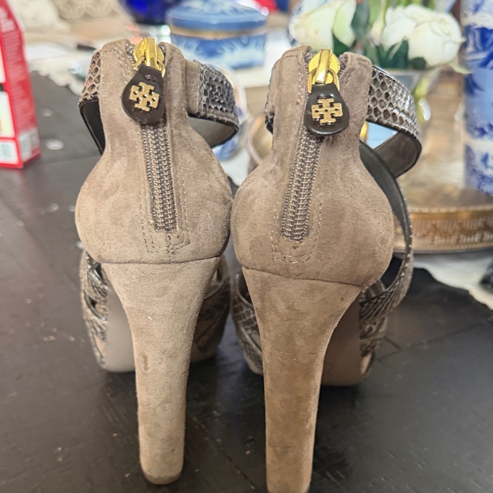 Tory Burch "Venice" Platform Heels - Picture 3 of 7